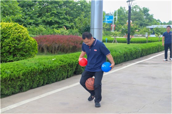 波尼亚集团举办“活力一夏”趣味运动会。